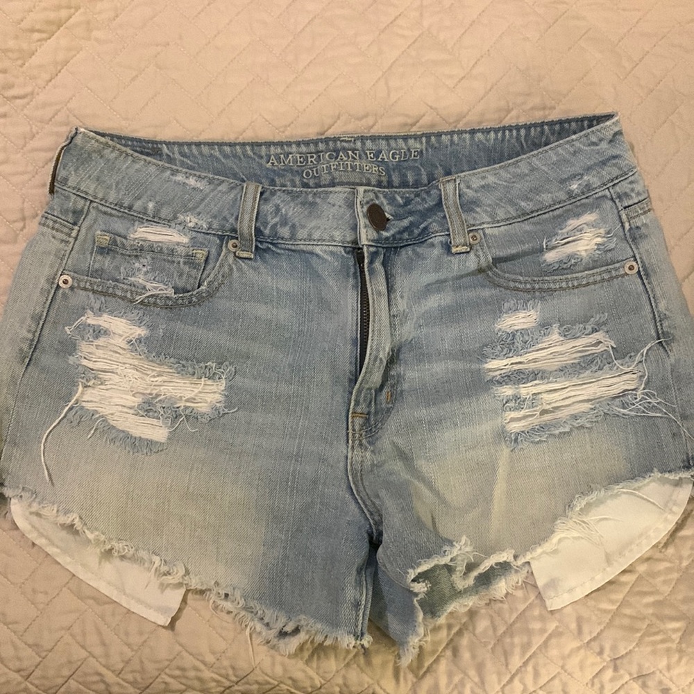 Distressed AE denim shorts